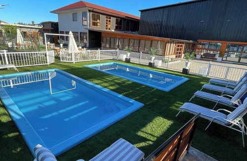 Pinto Apartment | Apartamento con Piscina y Canchas Deportivas
