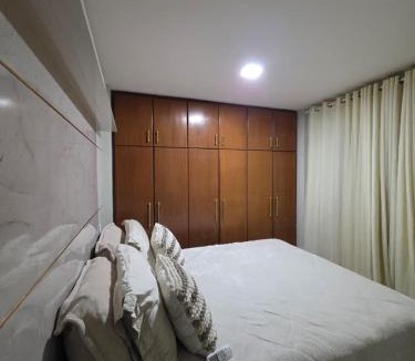 Setor Bueno Apartment | Apartamento de 3 quartos no setor bueno MotoGP