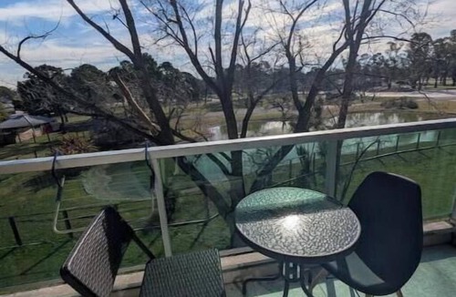 Comuna 8 Apartment | Apartment with a view of the lake | Olympic District