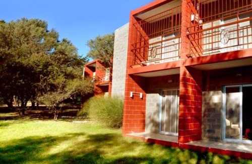 La Poblacion Apartment | Arcángeles del Oeste - Descanso al pie de la montaña