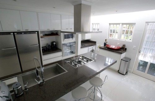 Juquehy Condo | Beachfront condominium, best location on Juquehy Beach.
