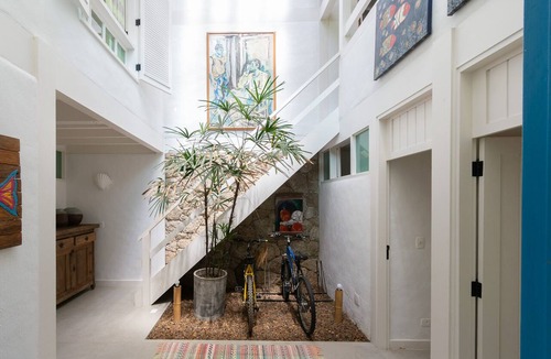 Sao Sebastiao House | Beachfront house in a unique gated community, total privacy - Camburizinho