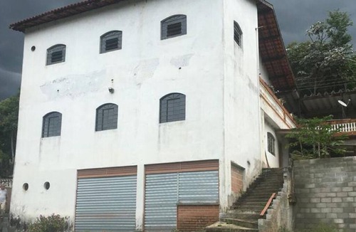 Mogi das Cruzes House | Beautiful country house with a pool and a soccer field.