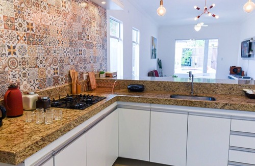 Caraguatatuba House | Brand new house with pool and barbecue.
