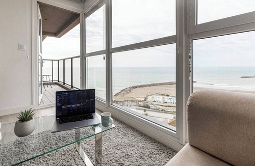 Mar del Plata Apartment | Bright apartment just steps from the ocean, with a pool and gym
