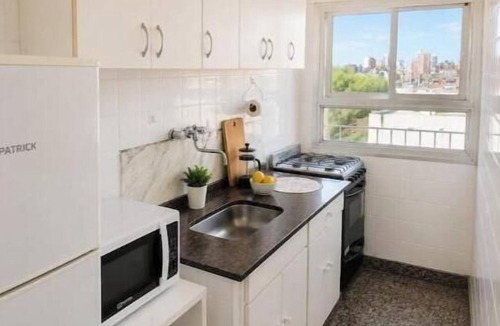 Nunez House | Bright, modern apartment with a balcony in Núñez