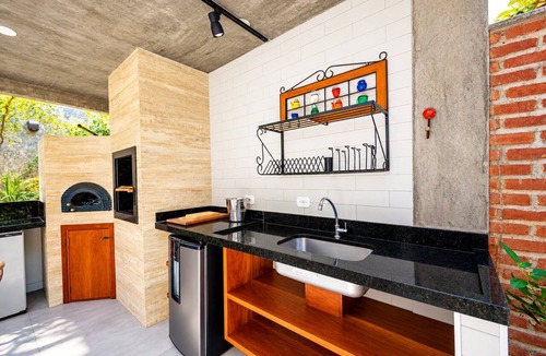 Humaita House | BZ21 600m from Orla Bardot! Beautiful house with 4 suites