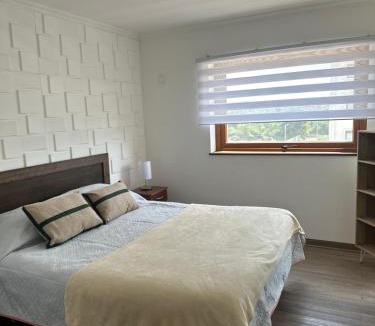 Los Angeles Apartment | Cálido y espacioso 3 dormitorios