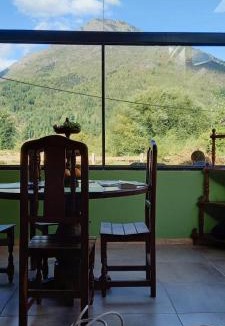 Hoyo de Epuyen Ski Chalet | Cabaña cerca del rio