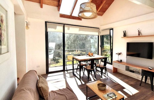 Golondrinas Ski Chalet | Cabaña con sonido y vista de arroyo