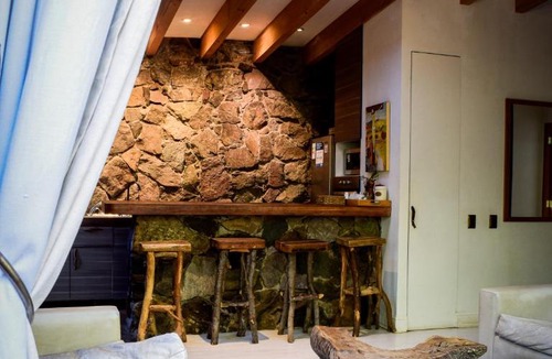 Lo Barnechea House | Cabaña de piedra Camino a Farellones