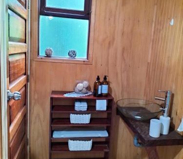 Hornopiren National Park House | Cabaña del Bosque