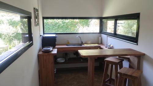 Punta Mogotes House | Cabaña Luminosa con Jardín - Cerca de la Playa