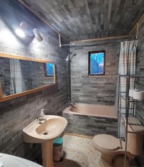 Lenca House | Cabaña Río Contao