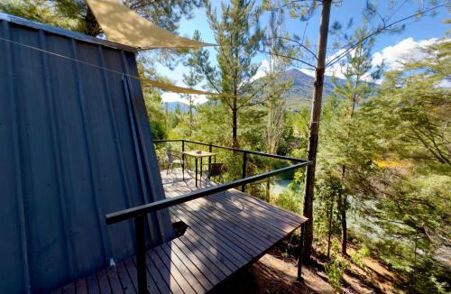 Melipeuco Other | Cabina con terraza vista al río en Roca Truful