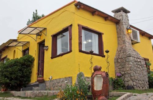 Tafi del Valle Apartment | Calefaccionadas cabañas con vista a las montañas - Cabañas del sol