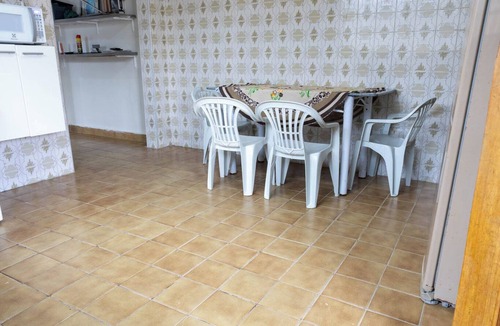 Mongagua Ski Chalet | Casa a 600m do mar com garagem e pet friendly
