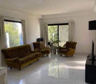 Saladillo House | Casa amplia y moderna