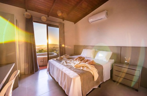 Ribanceira House | Casa com Melhor Vista da Praia do Porto, Jacuzzi privativa, Terreno Exclusivo e Pet Friendly - Perfeita para casais