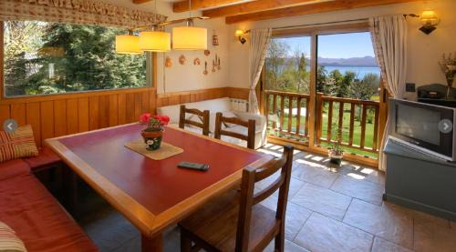 San Carlos de Bariloche House | Casa con vista al lago - para 10 pax.