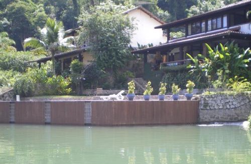 Portogalo Villa | Casa de 730m2 no Exclusivo Condomínio Portogalo com Piscina Privada e Cais para iates de até 55 Pés