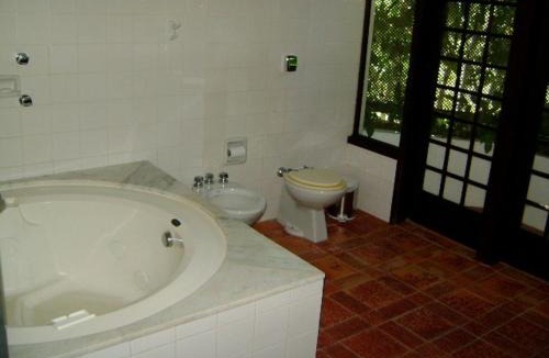 Portogalo Villa | Casa de 730m2 no Exclusivo Condomínio Portogalo com Piscina Privada e Cais para iates de até 55 Pés