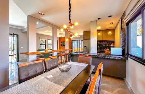 V Cristina House | Casa de Inverno em Campos com Lareira e Jacuzzi