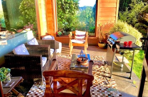 Puerto Varas House | Casa en Altura con Vistas al Lago, Campo y Ciudad Para 9 Personas
