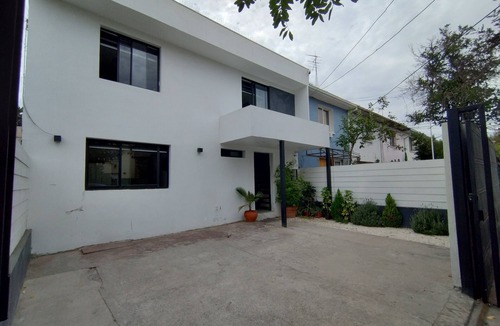 San Ramon House | Casa Entera con 5 Habitaciones 2 Baños y Estacionamiento Para 2 Vehículos