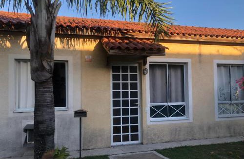 Sitio Irema House | Casa Exclusiva em Condomínio a 400 Metros da Praia em Manguinhos, Área Gourmet, Vigilância 24hs, Wi-Fi