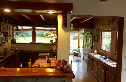 San Martin de los Andes Ski Chalet | Casa familiar en barrio tranquilo.