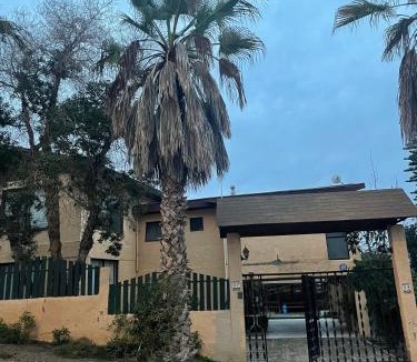 Guanaqueros Hostel | Casa Guanaqueros para 12 personas con 5 habitaciones