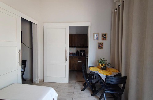 Dom Aquino House | Casa no centro da cidade, 6km do aeroporto com ar condicionado split