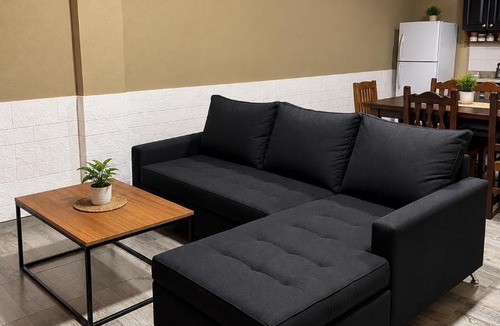 Lujan House | Casa Papa Leon