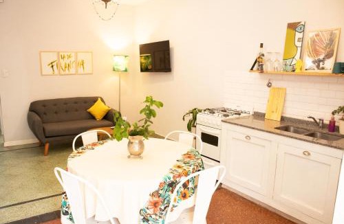 Lujan House | Casona Antigua con Jacuzzi a metros de la Basílica de Luján
