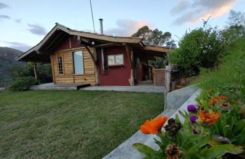 Aiuruoca House | Chalé Semente, refugio no Vale Matutu