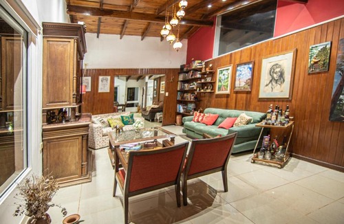 Posadas House | chalet con parque quincho y pileta