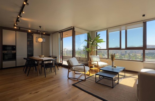 Vitacura Apartment | Charming 1-br apartment with Private Terrace and Pool + AC and WiFi in Vitacura