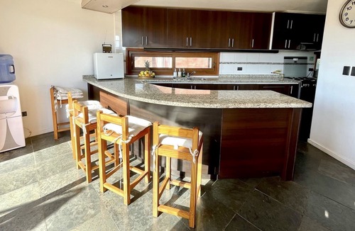 La Laguna House | Charming 4-Story House Next to the Beach