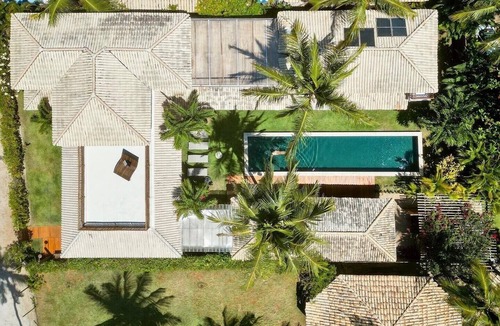 Praia do Forte House | Charming beachfront house, just a few meters from the village of Praia do Forte.
