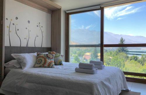 Apoquindo Apartment | Charming Studio - w/Mountain View, Pool, & Gym