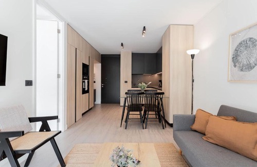Apoquindo Apartment | Chic 1BR Apt In The Exclusive Pdte Riesco Area