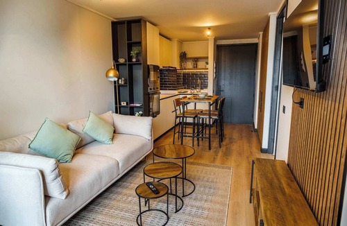 Nunoa Apartment | Chic 1BR in Nunoa Cozy Balcony Pool Access