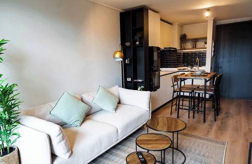 Nunoa Apartment | Chic 1BR in Nunoa Cozy Balcony Pool Access