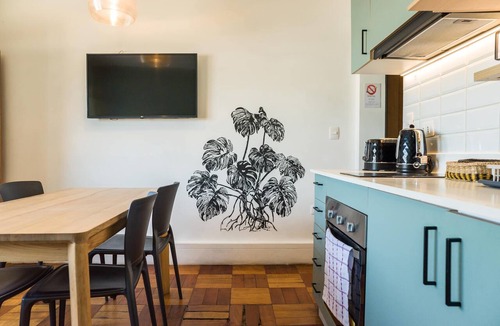 Barrio Italia Apartment | Comfortable Apartment with Full Kitchen and Wifi