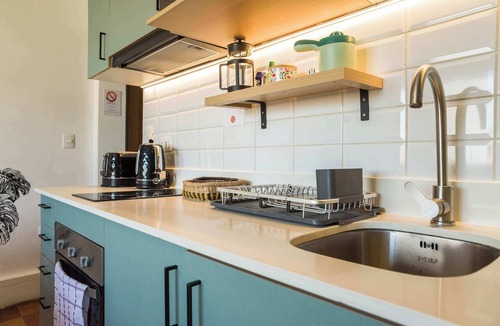 Barrio Italia Apartment | Comfortable Apartment with Full Kitchen and Wifi