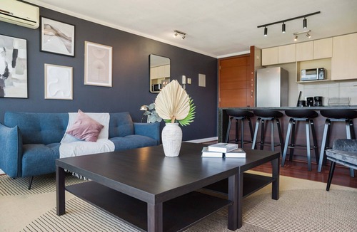 Apoquindo Apartment | Contemporary 2BR City Apartment | Perfect Getaway!