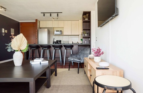 Apoquindo Apartment | Contemporary 2BR City Apartment | Perfect Getaway!