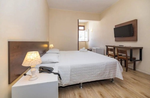 Nova Friburgo Hotel | Convenient Downtown Stay Near Shops and Landmarks