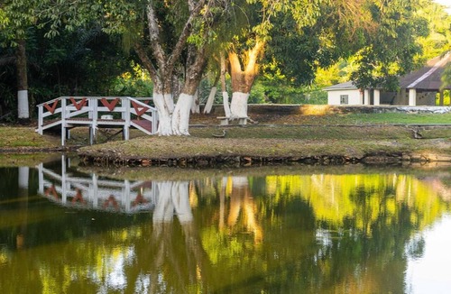 Maracangalha Hotel | Convenient Room Near Local Landmarks | Outdoor Pool & Lake Access + Free Parking